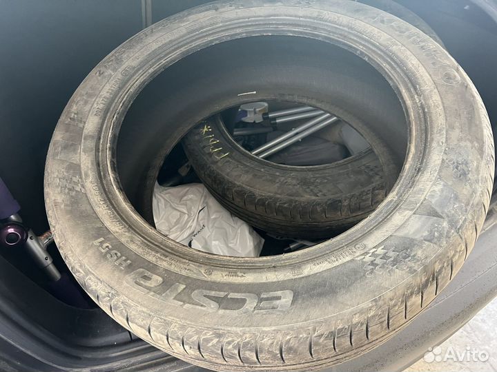 Kumho Ecsta HS51 215/55 R17 94V