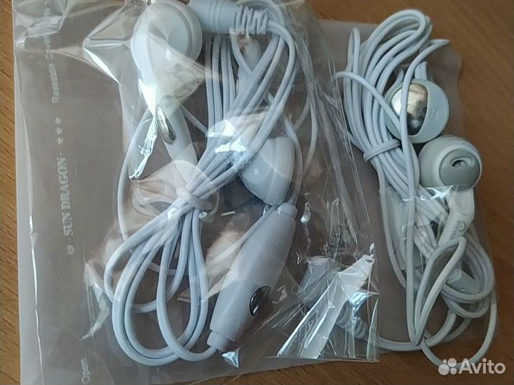 Наушники с микрофоном