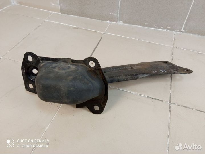 Рычаг задний правый продольный Passat B6