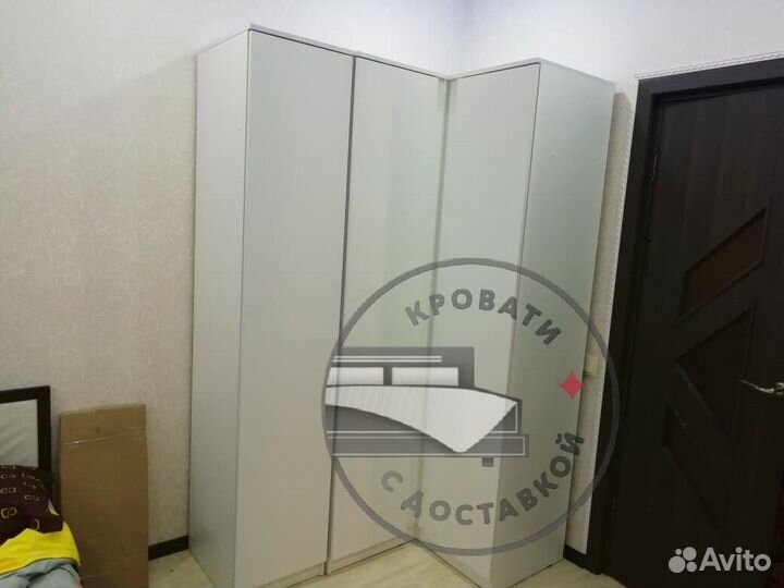 Шкаф распашной