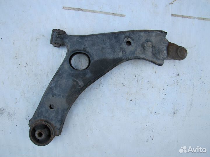 Hyundai Santa Fe 4 рычаг передний левый