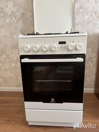 Газовая плита с электрической духовкой