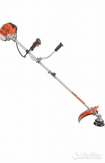 Покос травы триммером