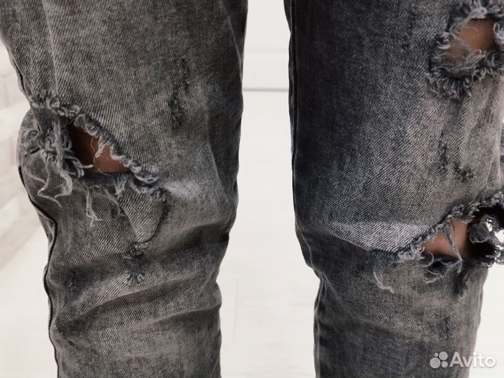 Брендовый джинсовый комбинезон 140-146 см