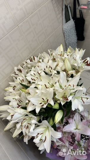 Букет цветов 51 лилия