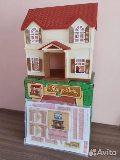 Домик Village Story с фигуркой