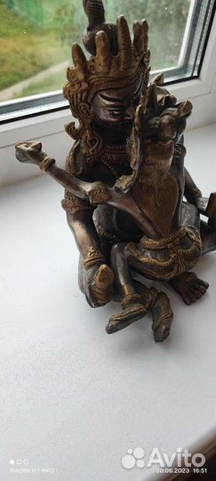 Буддийская статуэтка