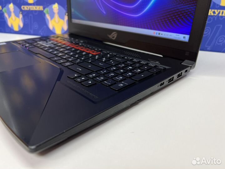 Ноутбук Asus 15.7