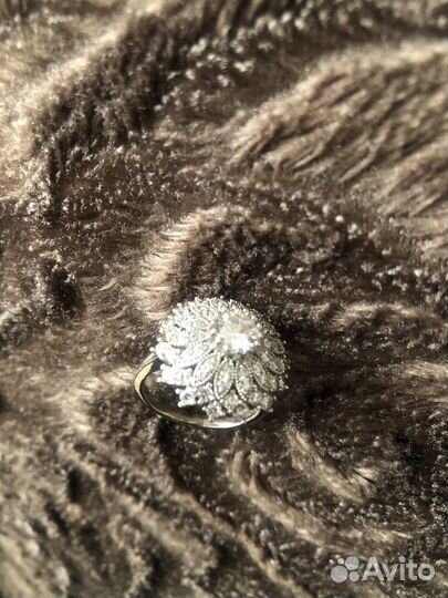 Серебряное кольцо женское