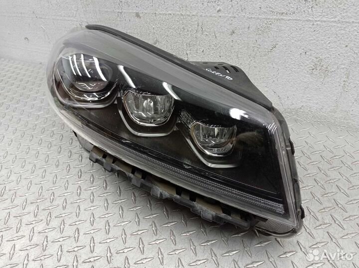 Фара правая Kia Sorento/Sorento Prime