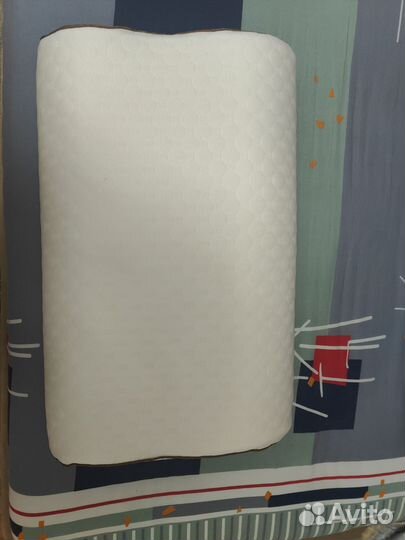 Подушка ортопедическая 2 шт. Цена за одну. Новые