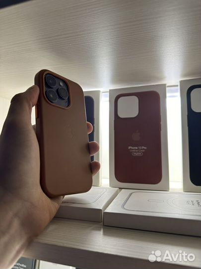 Чехлы на iPhone силиконовые кожаные