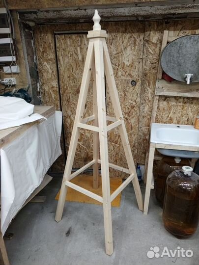 Обелиск, опора для растений