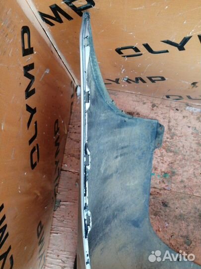 Бампер задний Toyota Kluger ACU20 2AZ-FE