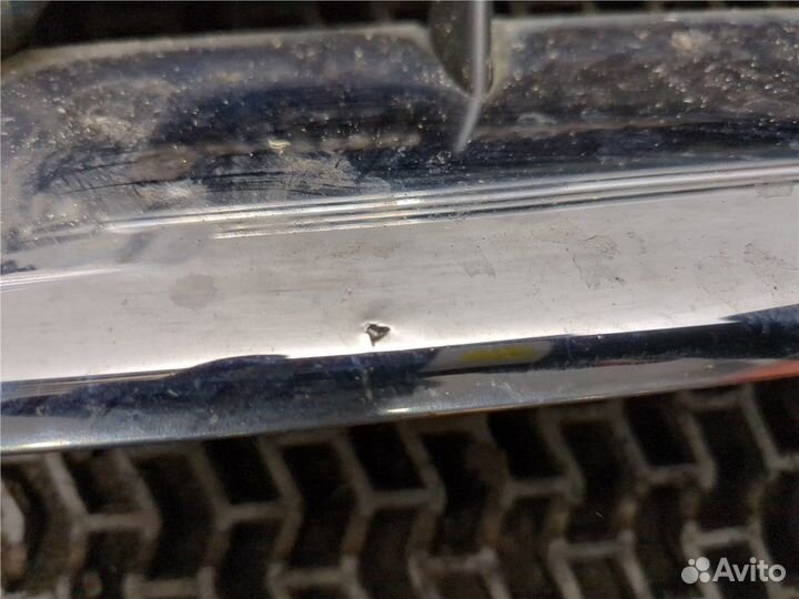 Решетка радиатора Volkswagen Touareg, 2003