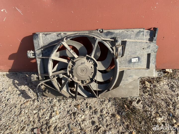 Диффузор радиатора Лада гранта