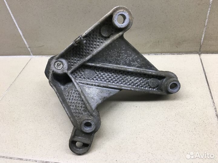 Кронштейн кпп левый Logan 2005-2014