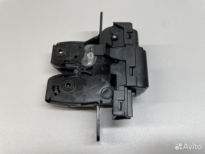 Замок багажника renault