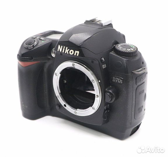 Nikon D70s body в упаковке (пробег 145 кадров)