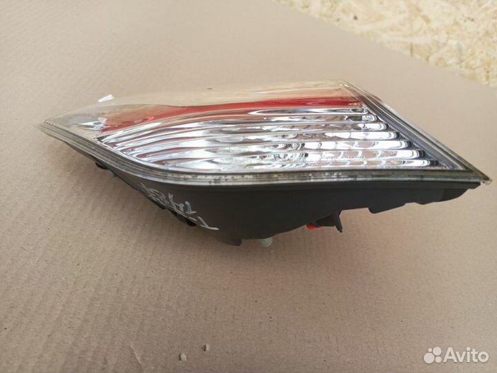 Nissan X-Trail T32 фонарь правый в крышку