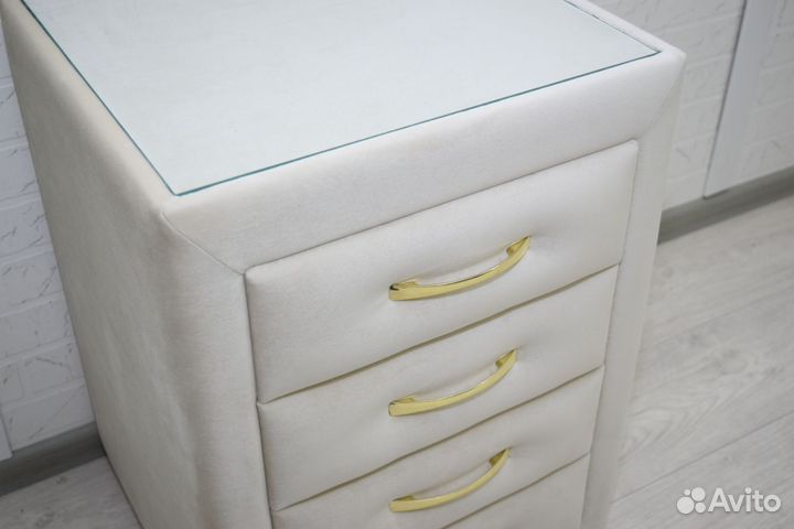 Тумба прикроватная