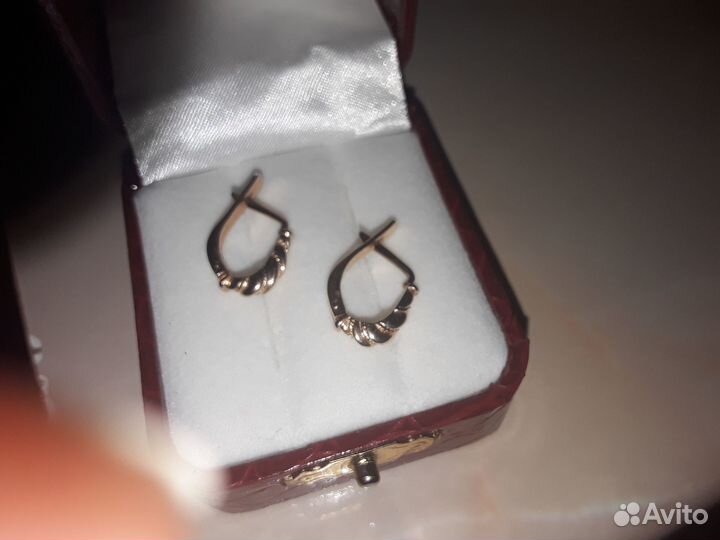 Золотые серьги 583