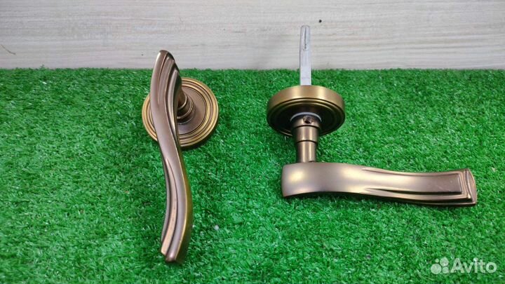 Л) Дверная ручка Punto