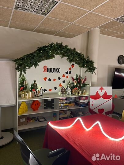 Карточные гирлянды, нити из игральных карт