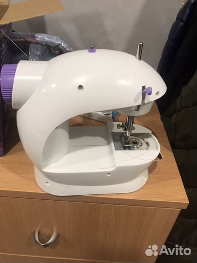 Мини швейная машинка