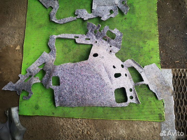 Шумоизоляция крыла на Audi Q3 2012-2018