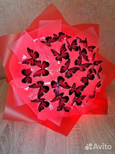 Букет из бабочек светящийся