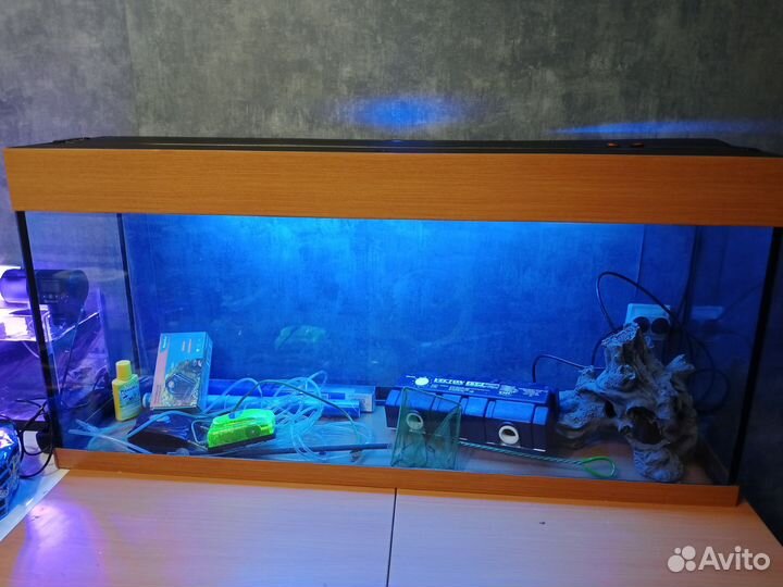 Аквариум 200 литров и всё что к нему прилагается