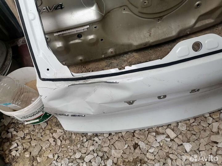 Крышка багажника Вольво хс40 (2017-Н.В.)