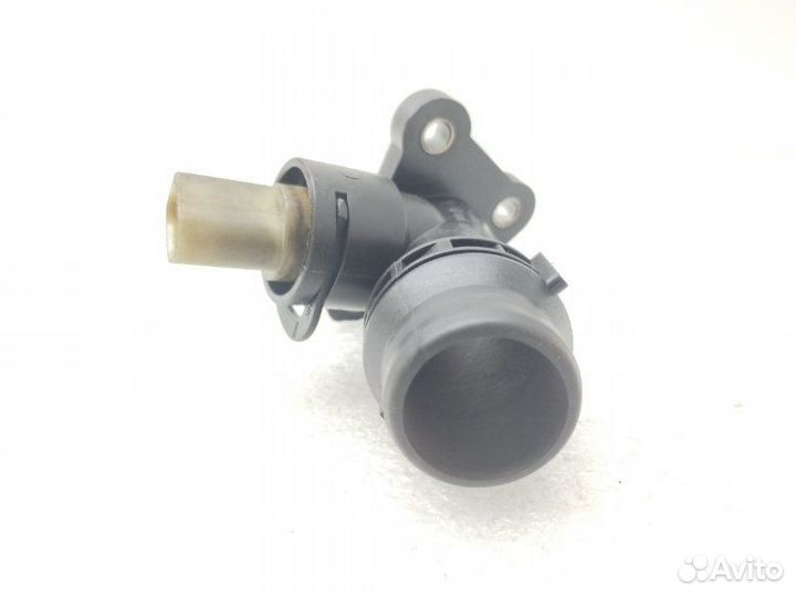 Фланец системы охлаждения Volkswagen Golf 5 2.0