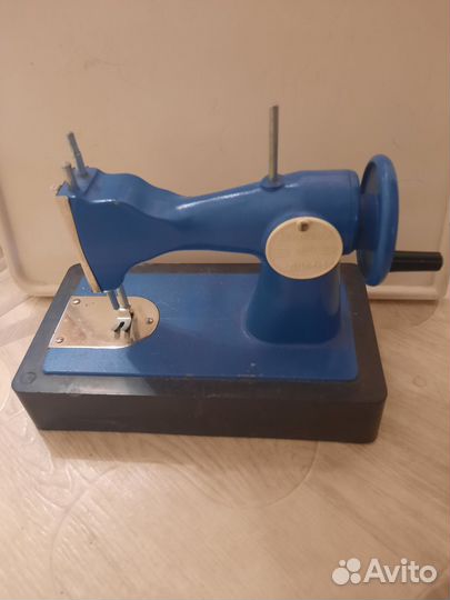 Детская швейная машинка