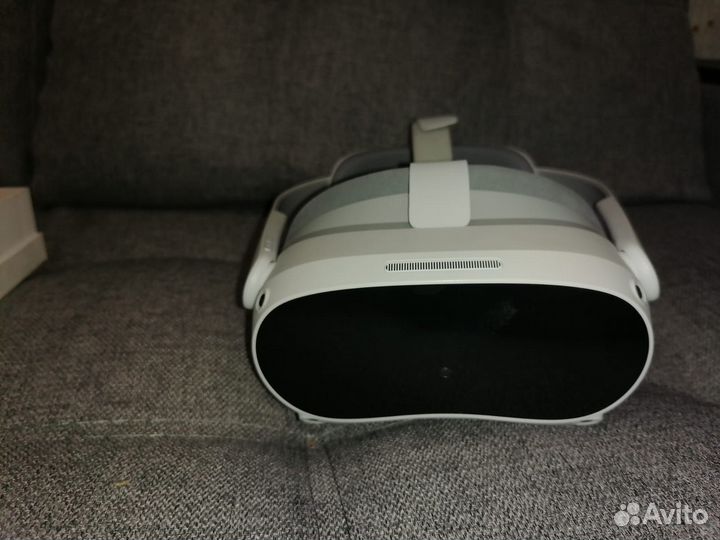 Продам VR очки pico4