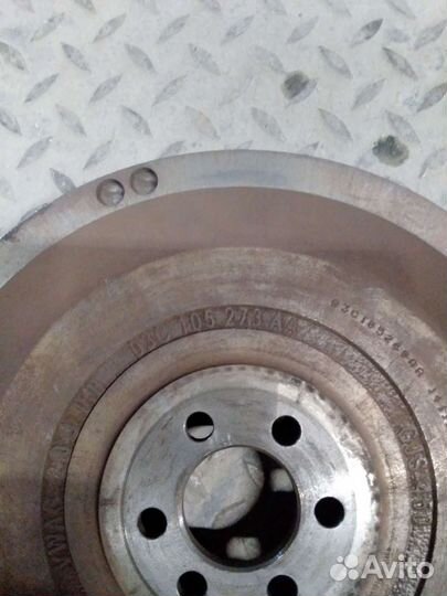 Маховик 03C105269AA от VW jetta 6 1.6