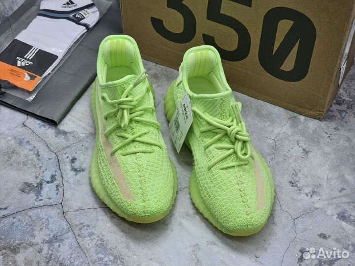 Кроссовки Adidas Yееzy Boost 350 V2 Glow