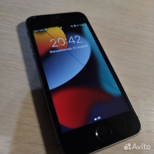 iPhone SE, 32 ГБ