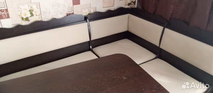 Кухонный уголок со столом и стульями бу