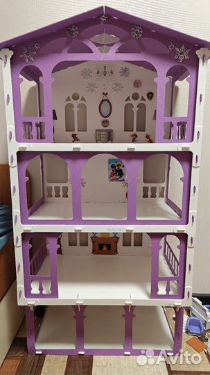Кукольный домик с мебелью
