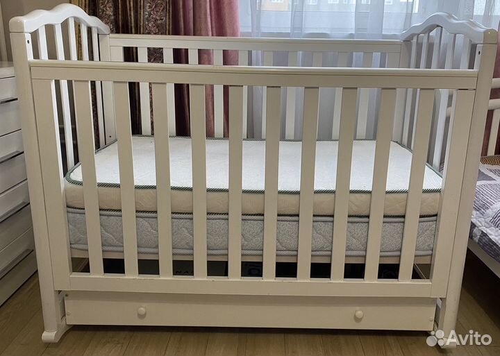 Детская кроватка