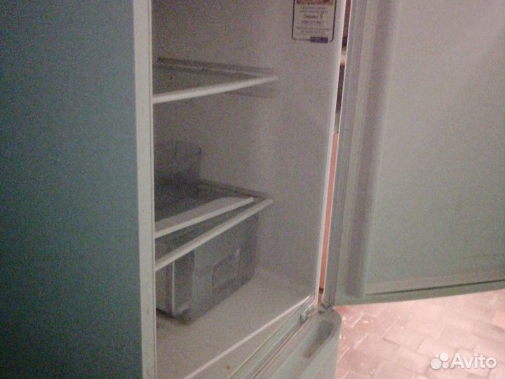 Холодильник бу indesit