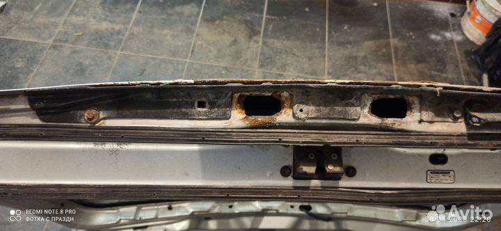 Дверь багажника верхняя Тойота Ленд Крузер 100