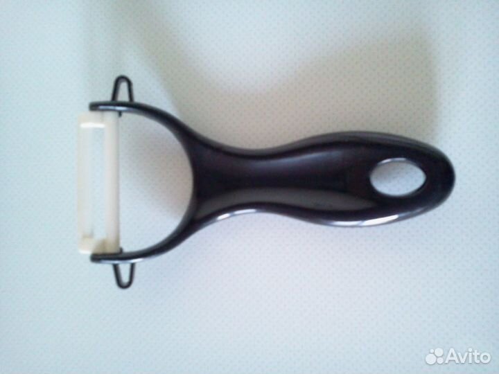 Набор Rondell.Кисть.Овощечистка.Лотки для яиц