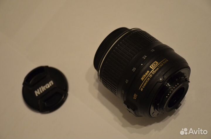 Объектив Nikon 18-55