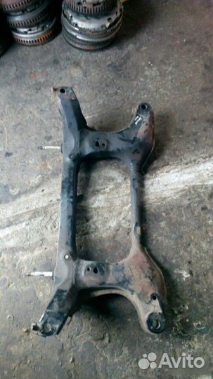 Подрамник передний Lexus Ls430 2002