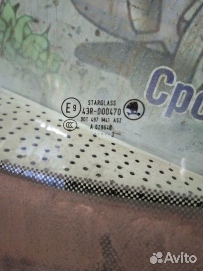 Стекло двери переднее правое Skoda Yeti 1.2