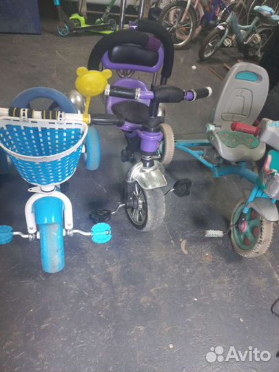 Трехколесный детский велосипед с ручкой