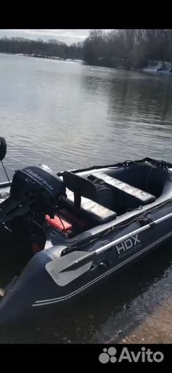 Лодка с мотром